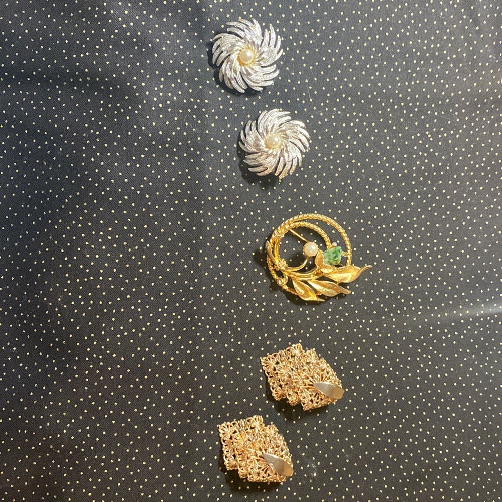 Vintage Sara Coventry Bundle 2 pair earrings and 1 brooch